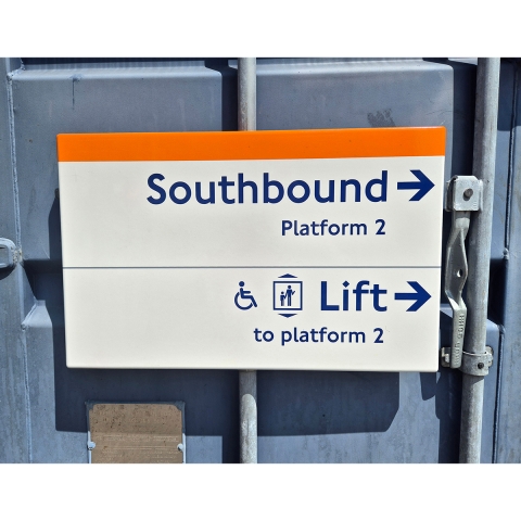 Southbound Platform 2 - Lift to Platform 2 (982025)