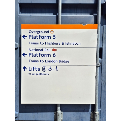 Overground Platform 5  - Trains to Highbury and Islington (1012025)