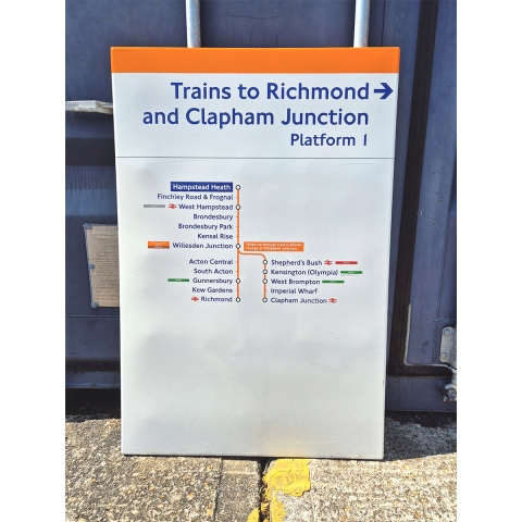 Trains to Richmond and Clapham Junction - Hampstead Heath - Line Diagram (1042025)