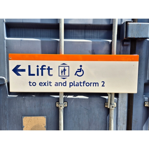 Lift to exit and platform 2 (1292025)