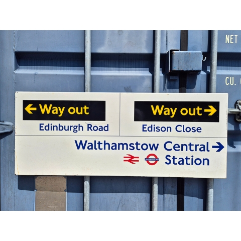 Way Out Left Edinburgh Road - Edison Close (1502025)