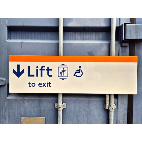Lift to Exit - Arrow Down (1672025)