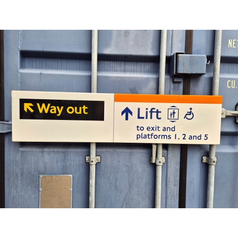 Way Out - Lift to Exit and Platform 1, 2, 3 (1802025)
