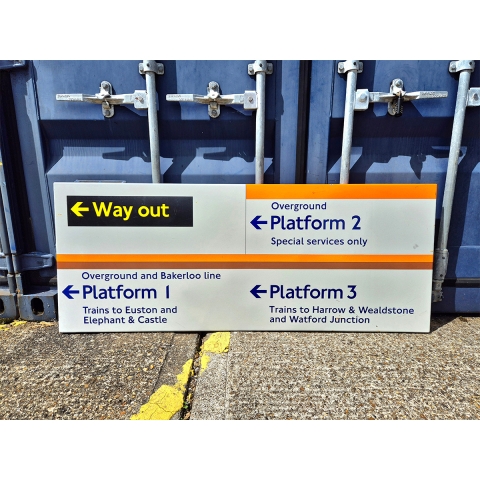Way Out - Overground Platform 2 Special Services (1992025)