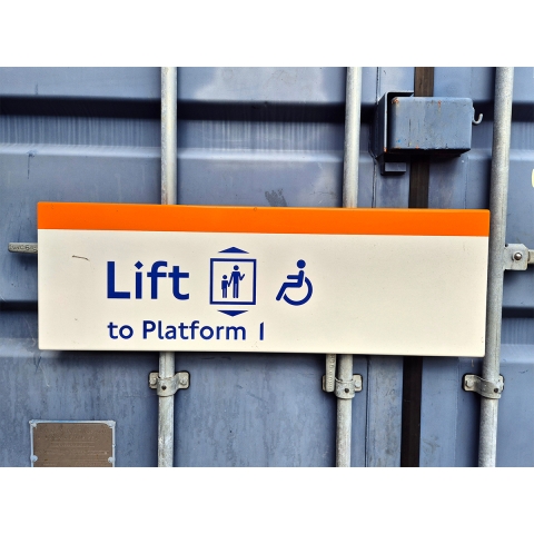 Lift to Platform 1 - Access Icons (2142025)