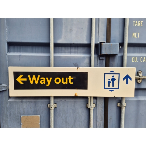 Way Out Arrow Left (487733)