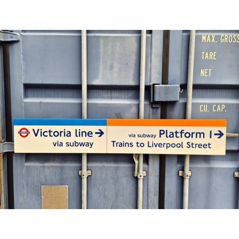 Victoria Line /Trains To Liverpool Street (2272025)