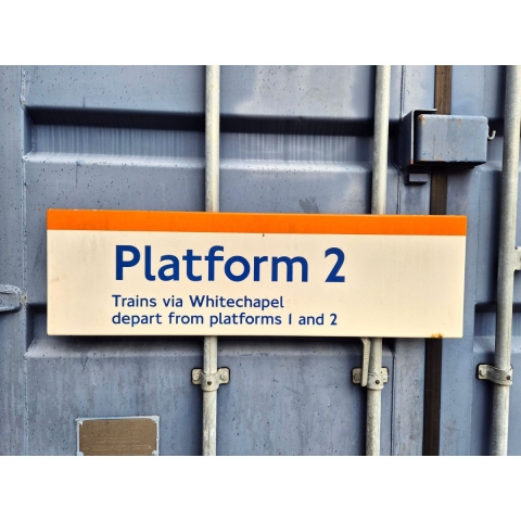 Platform 2 Trains via Whitechapel (3532025)