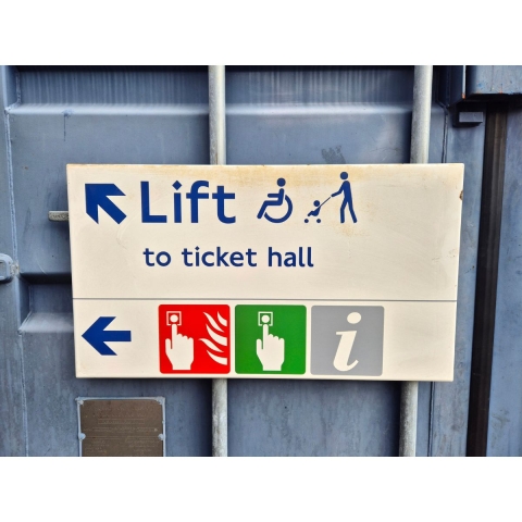 Lift to Ticket Halls Icons - Arrow Left (152026)
