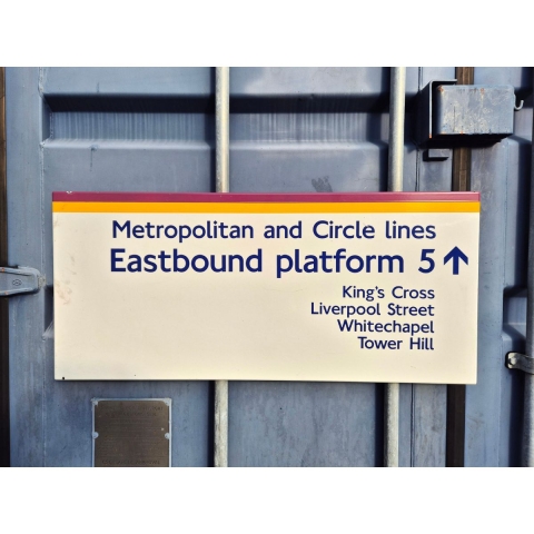 Metropolitan and Circle lines - Eastbound to Platform 5 (172026)